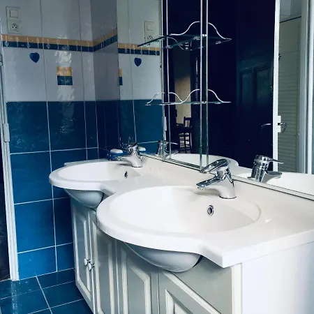 Comfortable Paris 4 Homestay szállás